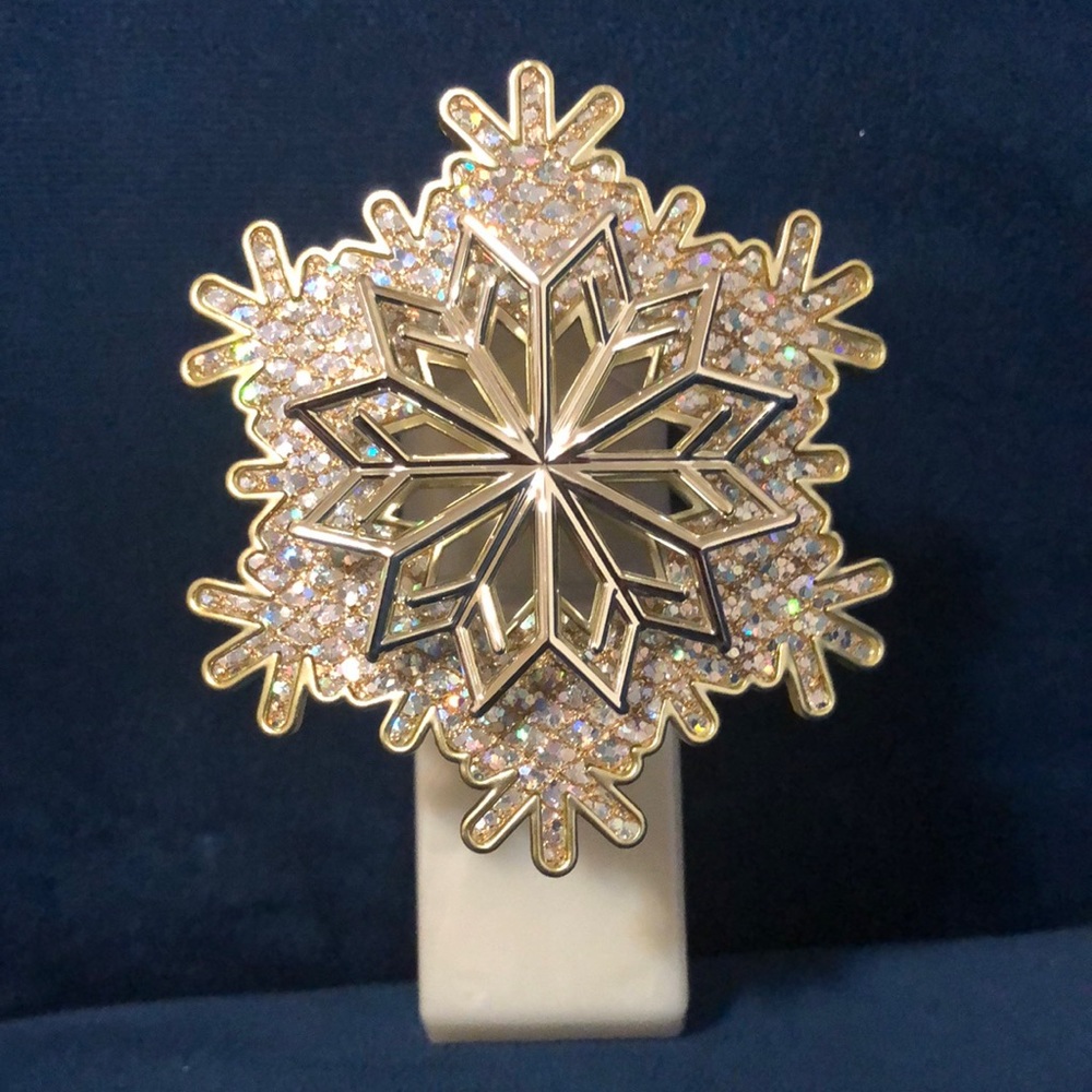 Bath and Body Works Snowflake fragrance plug